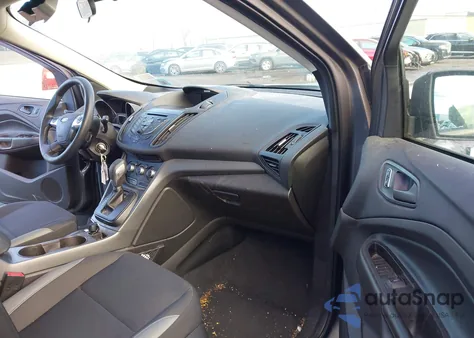 2014 Ford Escape S z USA, uszkodzony, nr VIN 1FMCU0F73EUE55913